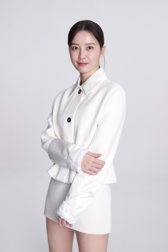 영화 '잠'의 주연배우 정유미가 22일 오후 진행된 인터뷰를 위해 포즈를 취하고 있다.   행복한 신혼부부 현수와 수진을 악몽처럼 덮친 남편 현수의 수면 중 이상 행동, 잠드는 순간 시작되는 끔찍한 공포와 비밀을 풀기 위해 애쓰는 두 사람의 이야기를 그린 영화 '잠'은 9월 6일 개봉한다. /사진제공=롯데엔터테인먼트 2023.08.22 /사진=이동훈