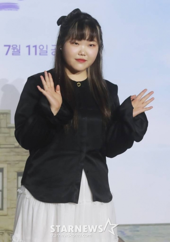 가수 이수현이 6일 오전 서울 CGV용산아이파크몰에서 진행된 넷플릭스 예능 '19/20'(열아홉 스물) 제작발표회에 참석해 포즈를 취하고 있다. 열아홉의 마지막 일주일과 스물의 첫 일주일 그 사이, 아직은 서툴고 풋풋한 Z세대들의 특별한 성장의 순간을 기록한 청춘 리얼리티 예능 '19/20'은 오는 11일 공개된다. /2023.07.06 /사진=이동훈 기자 photoguy@