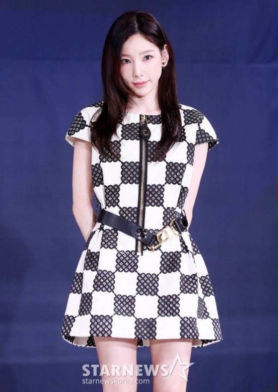 소녀시대 태연이 13일 오후 서울 종로구 부암동 AW컨벤션에서 진행된 엠넷 '퀸덤퍼즐' 제작발표회에 참석해 포즈를 취하고 있다. '퀸덤퍼즐'은 기존 활동하던 걸그룹 멤버 또는 여성 아티스트들을 퍼즐처럼 맞춰 최상의 조합을 완성하는 프로그램으로, 그룹 소녀시대 멤버 태연이 MC를 맡고 3, 4세대 걸그룹 멤버들이 총출동한다. '퀸덤퍼즐'에는 26명의 여성 아티스트가 도전장을 던졌다. 주이(모모랜드), 여름(우주소녀), 엘리(위키미키), 보라·지원·채린(체리블렛), 유키(퍼플키스), 리이나·휘서(H1-KEY), 상아(LIGHTSUM), 쥬리·수윤·연희(RocketPunch), 서연·지우(tripleS), 수진·지한·소은·조아(Weeekly), 나나·우연(woo!ah!), 도화, 미루, 예은, 케이, 파이가 바로 그 주인공이다. 다양하게 퍼즐되는 조합 속에서 누가 재발견되어 최상의 조합에 다다를지 귀추가 주목된다. 매주 화요일 밤 10시 방송. 2023.06.13 /사진=김창현 기자 chmt@