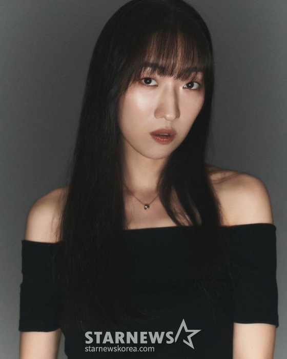 넷플릭스 오리지널 시리즈 '마스크걸'의 배우 이한별이 지난달 29일 진행된 인터뷰를 위해 포즈를 취하고 있다. /사진제공=넷플릭스 2023.08.29