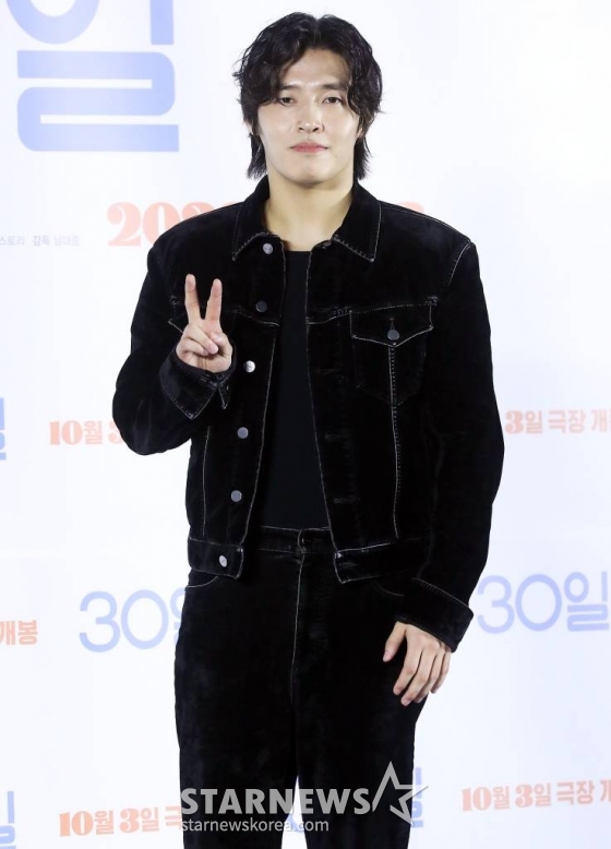 배우 강하늘이 6일 오전 서울 광진구 롯데시네마 건대입구점에서 진행된 영화 '30일' 제작보고회에 참석해 포즈를 취하고 있다. '30일'은 드디어 D-30, 서로의 찌질함과 똘기를 견디다 못해 마침내 완벽하게 남남이 되기 직전 동반기억상실증에 걸려버린 '정열'(강하늘 분)과 '나라'(정소민 분)의 코미디 영화다. 10월 3일 개봉. 2023.09.06 /사진=김창현