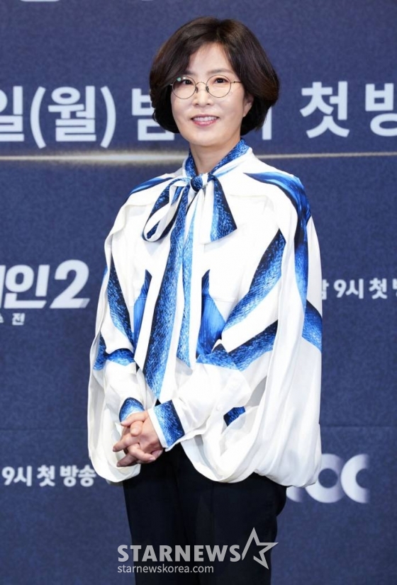 가수 이선희가 6일 오전 온라인으로 진행된 JTBC 예능프로그램 '싱어게인 시즌 2-무명가수전'의 온라인 제작발표회에 참석해 포즈를 취하고 있다. 2021.12.06 <사진제공=JTBC> /사진=임성균 기자 tjdrbs23@