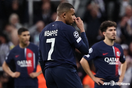 실망감을 드러낸 PSG 선수들. /AFPBBNews=뉴스1