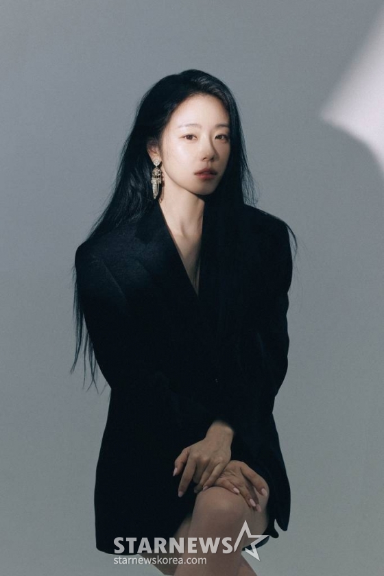 넷플릭스 예능 '데블스플랜'에 출연한 배우 이시원이 19일 진행된 인터뷰를 위해 포즈를 취하고 있다. /사진제공=이엘미디어 2023.10.19 /사진=이동훈
