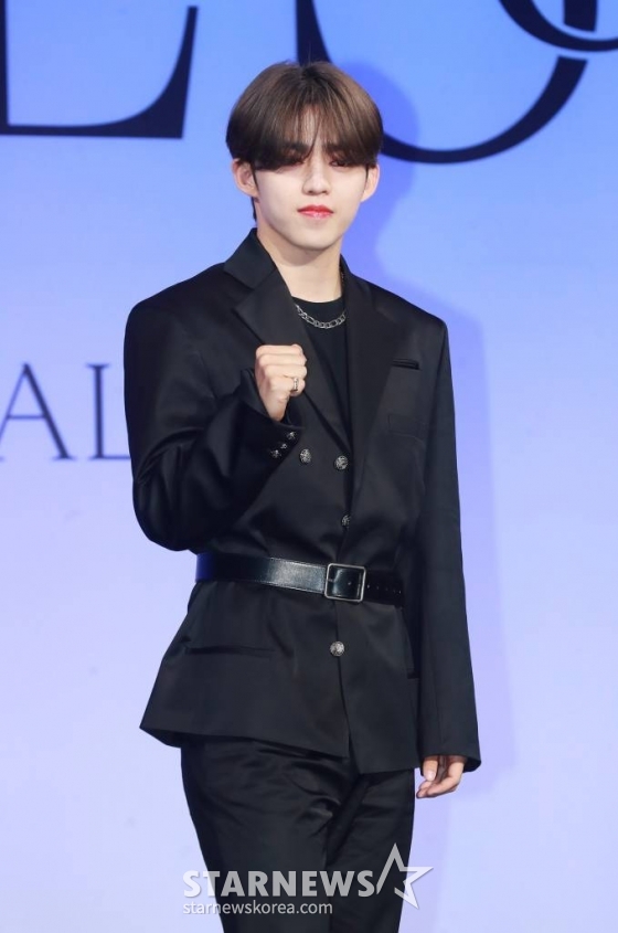 그룹 세븐틴(SVT) 에스쿱스가 27일 오전 서울 여의도 콘래드호텔에서 진행된 정규 4집 '페이스 더 선'(Face the Sun) 발매기념 기자간담회에서 포즈를 취하고 있다.  이번 앨범은 타이틀곡 '핫'(HOT)을 비롯해 '달링'(Darl+ing), '돈키호테'(DON QUIXOTE), '마치'(March), '도미노'(Domino), '섀도우'(Shadow), '노래해', '이프 유 리브 미'(IF you leave me), '애시'(Ash) 등 9곡이 수록됐다. /2022.05.27 /사진=이동훈 기자 photoguy@
