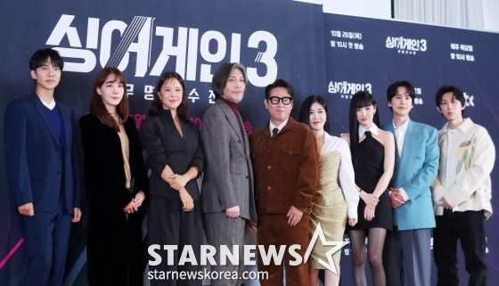 이승기, 김이나, 백지영, 임재범, 윤종신, 이해리, 선미, 규현, 코드 쿤스트가 26일 오전 서울 마포구 상암동 중소기업 DMC타워에서 진행된 JTBC '싱어게인3' 제작발표회에 참석해 포즈를 취하고 있다. 2023.10.26