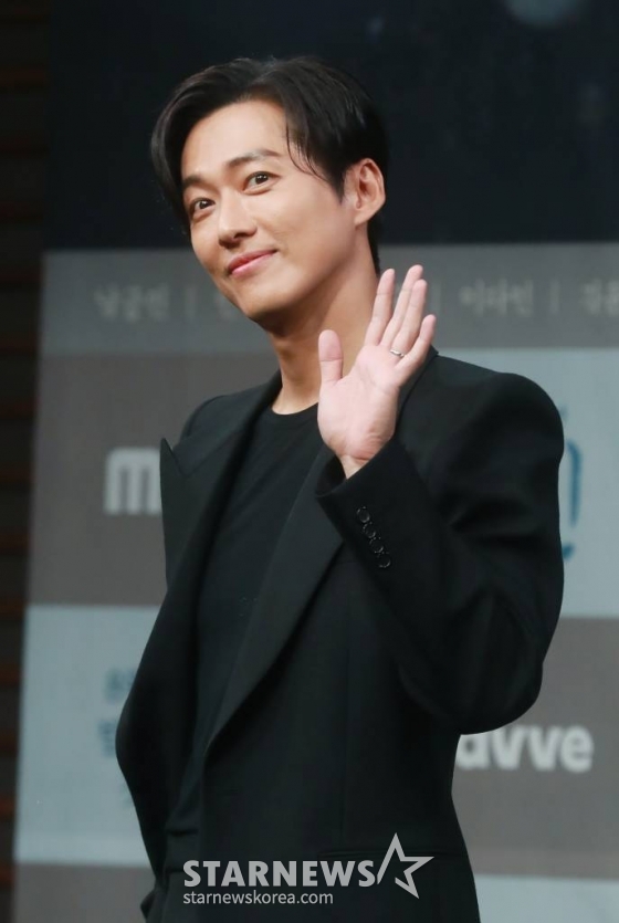 배우 남궁민이 4일 오후 서울 마포구 상암동 MBC에서 진행된 금토드라마 '연인' 제작발표회에 참석해 포즈를 취하고 있다. 병자호란을 겪으며 엇갈리는 연인들의 사랑과 백성들의 생명력을 다룬 휴먼역사멜로 드라마 '연인'은 오늘(4일) 첫 방송된다. /2023.08.04 /사진=이동훈
