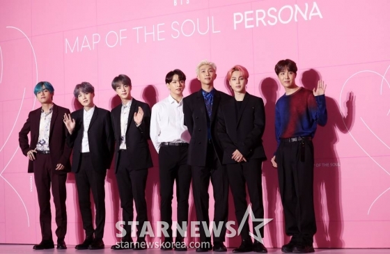 그룹 방탄소년단이 17일 오전 서울 중구 을지로 동대문디자인플라자에서 열린 새 앨범 'MAP OF THE SOUL: PERSONA' 발매 기념 글로벌 기자간담회에 참석해 포즈를 취하고 있다. /사진=스타뉴스