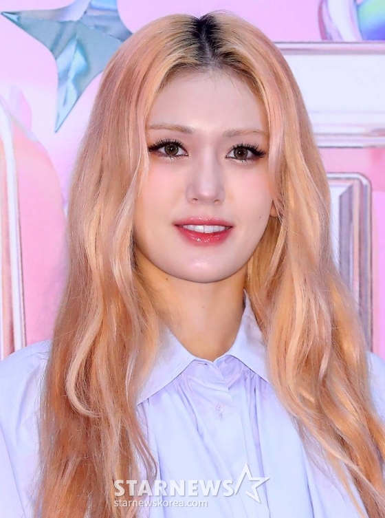 가수 전소미가 8일 오전 서울 강남구 SJ쿤스트할레에서 진행된 '2023 마마 어워즈'(2023 MAMA AWARDS) 미디어데이에 참석해 포즈를 취하고 있다.  '2023 마마 어워즈'는 오는 28~29일 양일간 일본 도쿄 돔에서 개최된다. '2023 마마 어워즈'는 엠넷 뿐 아니라 Mnet K-POP을 비롯해 Mnet TV, KCON official, M2를 통해서도 전세계에 생중계될 예정이다. 2023.11.08 /사진=김창현