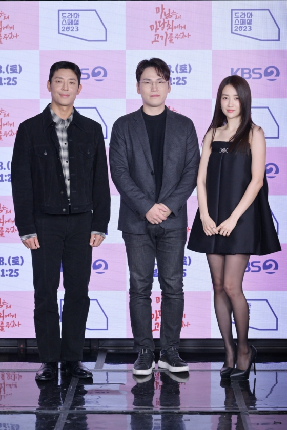 왼쪽부터 배우 김주헌, 함영걸 PD, 박하선 /사진=KBS