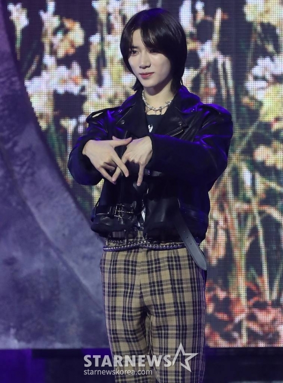 보이 그룹 투모로우바이투게더(TXT) 범규가 12일 오후 서울 동대문구 회기동 경희대학교 평화의 전당에서 진행된 정규 3집 '이름의 장: FREEFALL' 발매 기념 쇼케이스에 참석해 포즈를 취하고 있다. 투모로우바이투게더의 이번 앨범 타이틀곡 'Chasing That Feeling'은 1980년대 감성의 뉴 웨이브 장르 곡이다. 2023.10.12 /사진=김창현