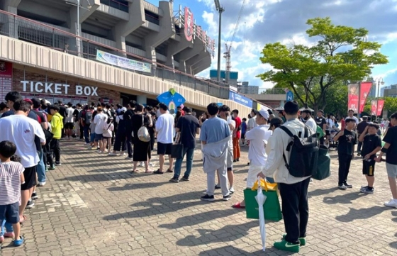부천FC 현장판매. /사진=부천FC 제공