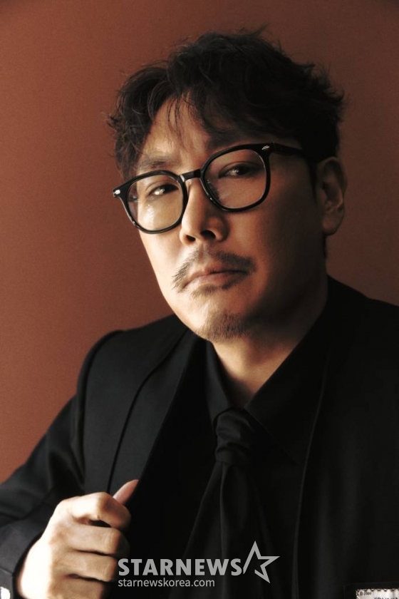 넷플릭스 영화 '독전2'의 주연배우 조진웅이 21일 오후 진행된 인터뷰를 위해 포즈를 취하고 있다. /사진제공=2023.11.21 /사진=이동훈