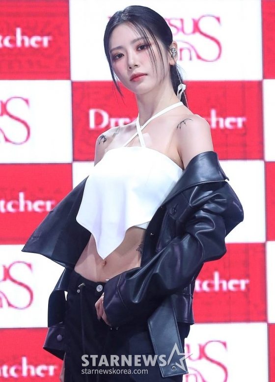 걸그룹 드림캐쳐(DREAMCATCHER) 지유가 22일 오후 서울 광진구 건국대학교 새천년관에서 진행된 아홉 번째 미니앨범 'VillainS(빌런스)' 발매 기념 쇼케이스에 참석해 포즈를 취하고 있다. 드림캐쳐의 이번 앨범에는 타이틀 'OOTD(오오티디)'부터 'Intro : This My Fashion(인트로 : 디스 마이 패션)', 'Rising(라이징)', 'Shatter(쉐터)', 'We Are Young(위 아 영)'까지 수록됐다. 2023.11.22 /사진=김창현