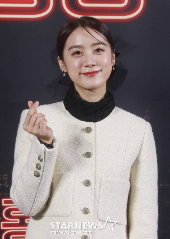 배우 우혜림이 23일 오전 서울 CGV용산아이파크몰에서 진행된 글로벌 프로젝트 '홍콩 인 렌즈'(Hong Kong in the Lens)의 한국편 '내 안에 홍콩이 있다'(감독 강윤성) 쇼케이스에 참석해 포즈를 취하고 있다. '홍콩 인 렌즈'는 한국을 비롯해 태국, 필리핀 등 아시아 3개국의 국가대표 감독들이 영화의 도시 홍콩을 모티브로 한 단편 영화를 만드는 프로젝트다. /2023.11.23 /사진=이동훈