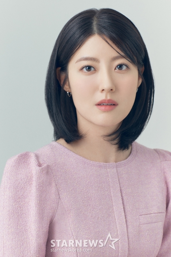 배우 남지현이 24일 오전 서울 강남구 라운지365에서 진행된 유플러스 드라마 '하이쿠키' 관련 인터뷰를 위해 포즈를 취하고 있다. '하이쿠키'는 한입만 먹어도 자신의 욕망을 실현시켜주는 의문의 수제 쿠키가 엘리트 고등학교를 집어삼키면서 벌어지는 이야기다. / 사진제공 = 매니지먼트 숲 /사진=김창현