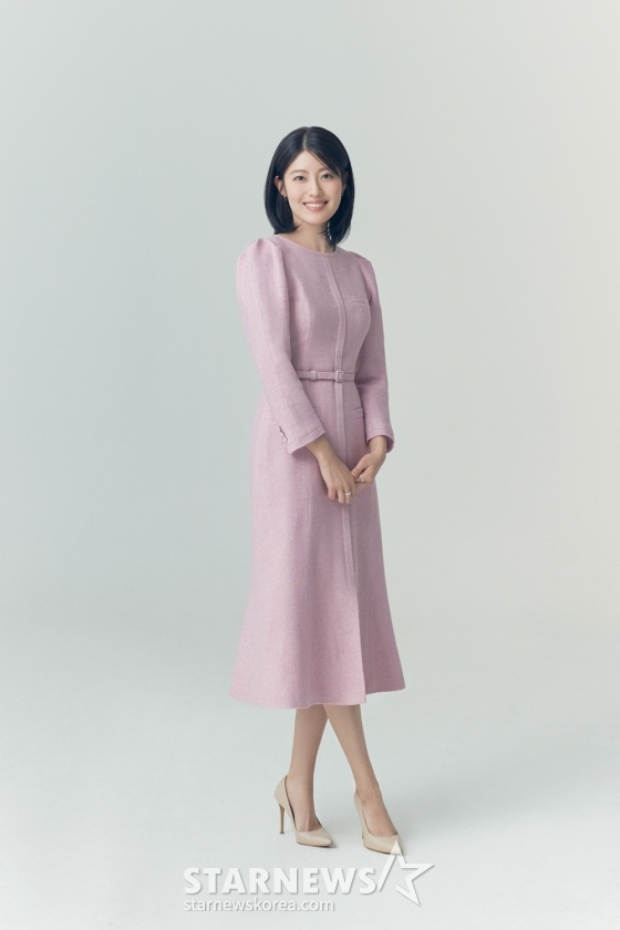 배우 남지현이 24일 오전 서울 강남구 라운지365에서 진행된 유플러스 드라마 '하이쿠키' 관련 인터뷰를 위해 포즈를 취하고 있다. '하이쿠키'는 한입만 먹어도 자신의 욕망을 실현시켜주는 의문의 수제 쿠키가 엘리트 고등학교를 집어삼키면서 벌어지는 이야기다. / 사진제공 = 매니지먼트 숲 /사진=김창현