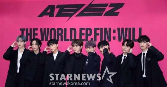 그룹 에이티즈(ATEEZ)가 1일 오전 서울 강남구 신사동 안다즈 서울 강남에서 진행된 정규 2집 '더 월드 에피소드 파이널 : 윌(THE WORLD EP FIN : WILL)' 발매 기념 기자간담회에 참석해 포즈를 취하고 있다. 2023.12.01 /사진=김창현