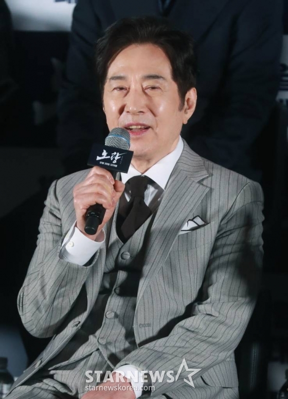 배우 백윤식이 12일 오후 서울 롯데시네마 월드타워점에서 진행된 영화 '노량: 죽음의 바다'(감독 김한민) 언론시사회 및 기자간담회에 참석해 질문에 답하고 있다. /2023.12.12 /사진=이동훈