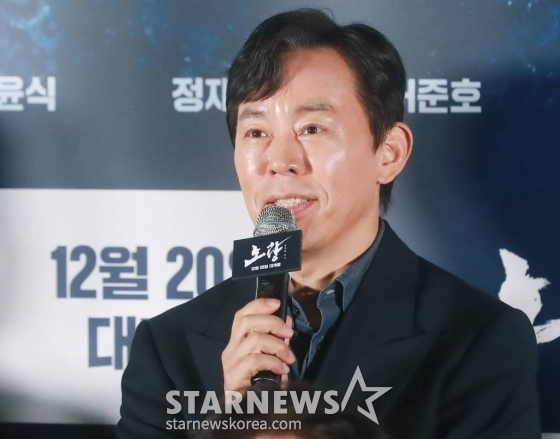 배우 최덕문이 12일 오후 서울 롯데시네마 월드타워점에서 진행된 영화 '노량: 죽음의 바다'(감독 김한민) 언론시사회 및 기자간담회에 참석해 질문에 답하고 있다. /2023.12.12 /사진=이동훈