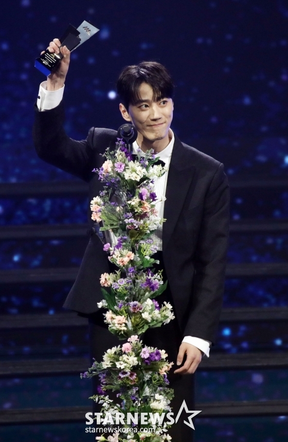 배우 이준영이 14일 필리핀 아레나에서 열린 '2023 아시아 아티스트 어워즈 인 필리핀'(2023 Asia Artist Awards IN THE PHILIPPINES, 이하 '2023 AAA')에서 'AAA 베스트 액팅 퍼포먼스 상''을 수상하고 소감을 말하고 있다. '2023 AAA'는 스타뉴스가 주최하고 Asia Artist Awards 조직위원회, TONZ 엔터테인먼트, PULP Live World가 공동 주관한다. 그룹 아이브(IVE) 장원영, 가수 강다니엘, 그룹 제로베이스원 성한빈이 MC를 맡았다. 2023.12.14
