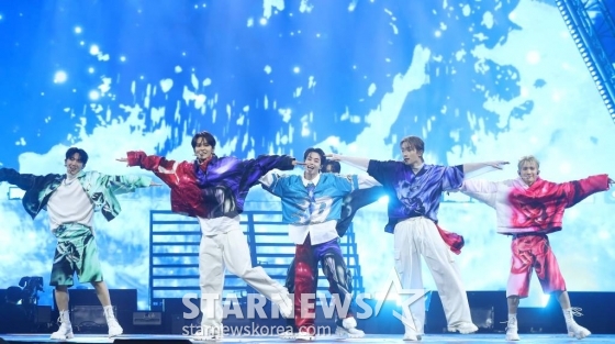그룹 템페스트가 14일 필리핀 아레나에서 열린 '2023 아시아 아티스트 어워즈 인 필리핀'(2023 Asia Artist Awards IN THE PHILIPPINES, 이하 '2023 AAA')에서 멋진 무대를 선보이고 있다. '2023 AAA'는 스타뉴스가 주최하고 Asia Artist Awards 조직위원회, TONZ 엔터테인먼트, PULP Live World가 공동 주관한다. 그룹 아이브(IVE) 장원영, 가수 강다니엘, 그룹 제로베이스원 성한빈이 MC를 맡았다. 2023.12.14 /사진=김창현