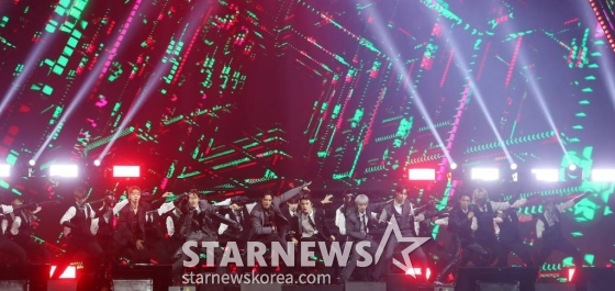 그룹 더보이즈가 14일 필리핀 아레나에서 열린 '2023 아시아 아티스트 어워즈 인 필리핀'(2023 Asia Artist Awards IN THE PHILIPPINES, 이하 '2023 AAA')에서 멋진 무대를 선보이고 있다. '2023 AAA'는 스타뉴스가 주최하고 Asia Artist Awards 조직위원회, TONZ 엔터테인먼트, PULP Live World가 공동 주관한다. 그룹 아이브(IVE) 장원영, 가수 강다니엘, 그룹 제로베이스원 성한빈이 MC를 맡았다. 2023.12.14 /사진=김창현