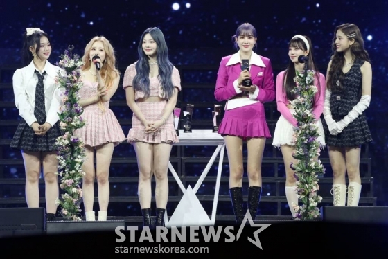 그룹 스테이씨가 14일 필리핀 아레나에서 열린 '2023 아시아 아티스트 어워즈 인 필리핀'(2023 Asia Artist Awards IN THE PHILIPPINES, 이하 '2023 AAA')에서 'AAA 베스트 뮤지션 상'을 수상하고 소감을 말하고 있다. '2023 AAA'는 스타뉴스가 주최하고 Asia Artist Awards 조직위원회, TONZ 엔터테인먼트, PULP Live World가 공동 주관한다. 그룹 아이브(IVE) 장원영, 가수 강다니엘, 그룹 제로베이스원 성한빈이 MC를 맡았다. 2023.12.14 /사진=임성균