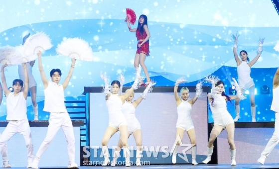 가수 권은비가 지난 14일 필리핀 아레나에서 열린 '2023 아시아 아티스트 어워즈 인 필리핀'(2023 Asia Artist Awards IN THE PHILIPPINES, 이하 '2023 AAA')에서 멋진 무대를 선보이고 있다. 권은비는 '2023 AAA'에서 AAA 베스트 뮤지션을 수상했다. '2023 AAA'는 스타뉴스가 주최하고 Asia Artist Awards 조직위원회, TONZ 엔터테인먼트, PULP Live World가 공동 주관한다. 그룹 아이브(IVE) 장원영, 가수 강다니엘, 그룹 제로베이스원 성한빈이 MC를 맡았다. /사진=김창현