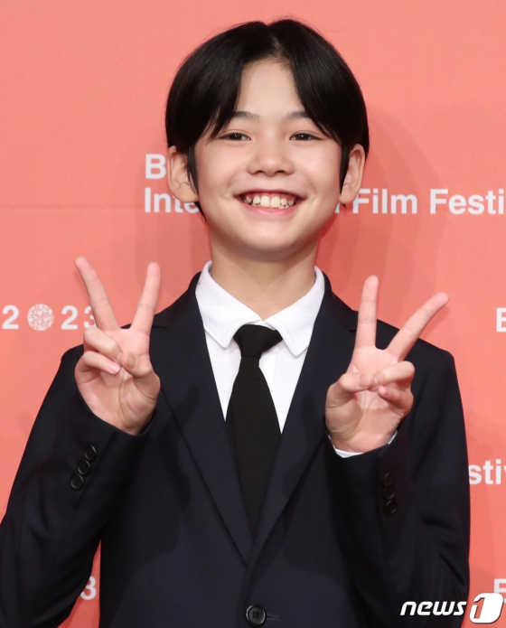 (부산=뉴스1) 권현진 기자 = 일본 배우 히이리기 히나타가 6일 오후 부산 해운대구 KNN시어터에서 진행된 갈라 프레젠테이션 '괴물' 기자회견에서 포즈를 취하고 있다. 2023.10.7/뉴스1  Copyright (C) 뉴스1. All rights reserved. 무단 전재 및 재배포,  AI학습 이용 금지.