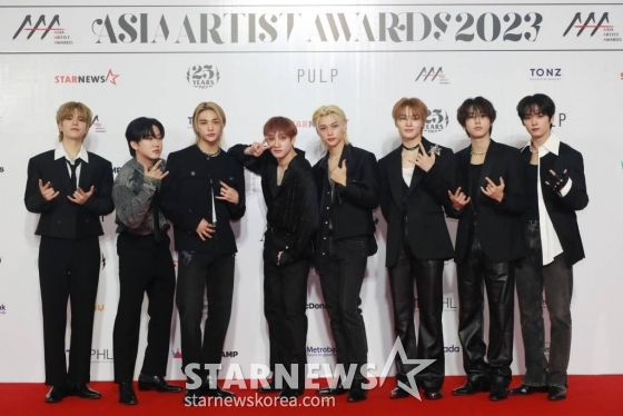 그룹 스트레이키즈가 14일 필리핀 아레나에서 열린 '2023 아시아 아티스트 어워즈 인 필리핀'(2023 Asia Artist Awards IN THE PHIPPINES, 이하 '2023 AAA') 레드카펫 행사에 참석해 포즈를 취하고 있다.  '2023 AAA'는 스타뉴스가 주최하고 Asia Artist Awards 조직위원회, TONZ 엔터테인먼트, PULP Live World가 공동 주관한다. 그룹 아이브(IVE) 장원영, 가수 강다니엘, 그룹 제로베이스원 성한빈이 MC를 맡았다. 2023.12.14 /사진=이동훈