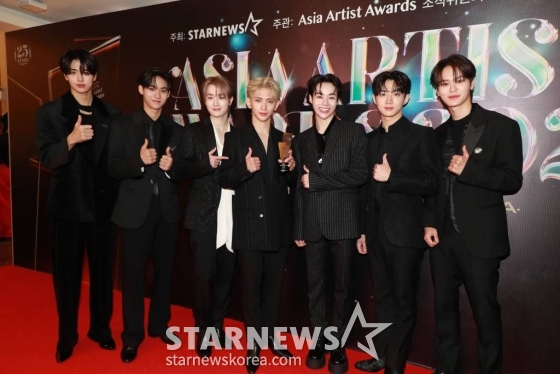 그룹 템페스트가 14일 필리핀 아레나에서 열린 '2023 아시아 아티스트 어워즈 인 필리핀'(2023 Asia Artist Awards IN THE PHILIPPINES, 이하 '2023 AAA')에서 AAA 아이콘 상을 수상한 뒤 포즈를 취하고 있다. '2023 AAA'는 스타뉴스가 주최하고 Asia Artist Awards 조직위원회, TONZ 엔터테인먼트, PULP Live World가 공동 주관한다. 그룹 아이브(IVE) 장원영, 가수 강다니엘, 그룹 제로베이스원 성한빈이 MC를 맡았다. 2023.12.14 /사진=이동훈