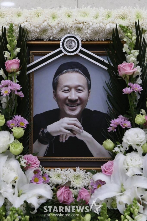 28일 서울 송파구 서울아산병원 장례식장에 암 투병 중 세상을 떠난 밴드 봄여름가을겨울 故 전태관의 빈소가 마련돼 있다.<사진공동취재단> /사진=사진부 기자 photo@