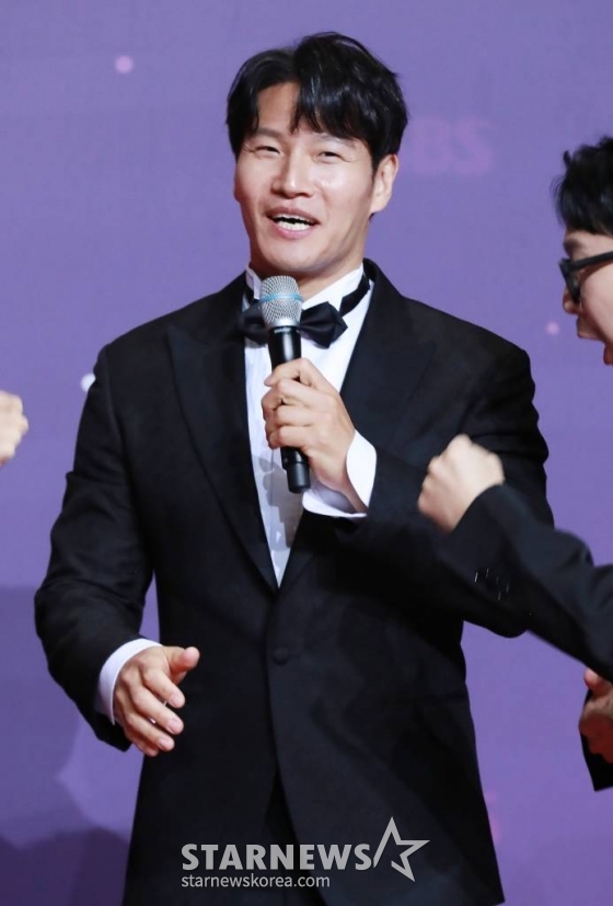 김종국이 29일 오후 서울 상암동 SBS 프리즘센터에서 진행된 2023 SBS 연예대상 포토월 행사 참석해 포즈를 취하고 있다. /2023.12.30 /사진=이동훈