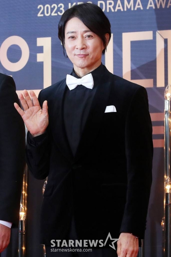 배우 최수종이 31일 오후 서울 영등포구 여의도동 KBS 신관홀에서 진행된 '2023 KBS 연기대상' 레드카펫에 참석해 포즈를 취하고 있다. 2023.12.31 /사진=김창현