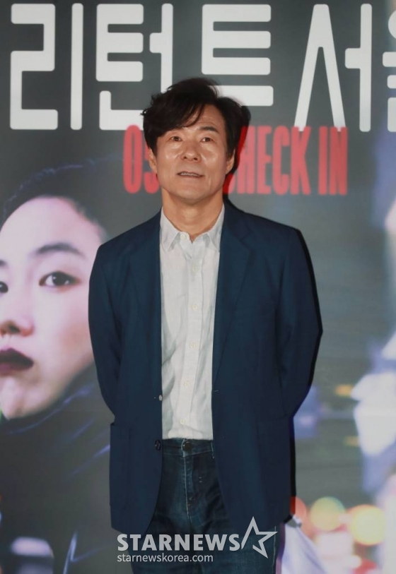 배우 오광록이 24일 오전 서울 CGV용산아이파크몰에서 진행된 영화 '리턴 투 서울'(감독 데이비 추) 언론시사회에 참석해 포즈를 취하고 있다. 우연히 자신이 태어난 서울로 리턴한 25세 프레디, 어쩌다 한국 부모를 찾으면서 시작된 어쩌면 운명적인 여정을 그린 '리턴 투 서울'은 5월3일 개봉한다./2023.04.24 /사진=이동훈 기자 photoguy@