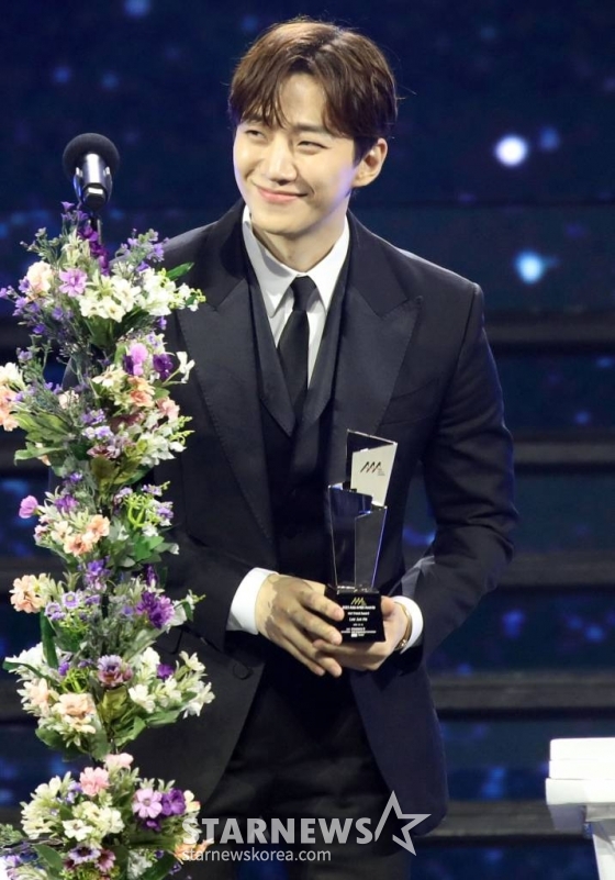 가수 겸 배우 이준호가 14일 필리핀 아레나에서 열린 '2023 아시아 아티스트 어워즈 인 필리핀'(2023 Asia Artist Awards IN THE PHILIPPINES, 이하 '2023 AAA')에서 'AAA 핫트렌드상'을 수상하고 소감을 말하고 있다. /사진=임성균