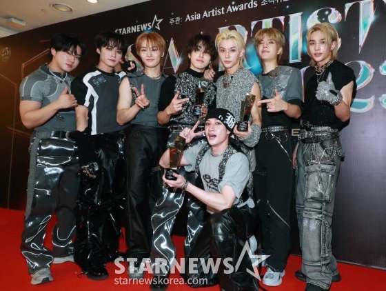 그룹 스트레이키즈(Stray Kids)가 지난 14일 필리핀 아레나에서 열린 '2023 아시아 아티스트 어워즈 인 필리핀'(2023 Asia Artist Awards IN THE PHILIPPINES, 이하 '2023 AAA')에서 멋진 무대를 선보이고 있다. 스트레이키즈는 '2023 AAA'에서 AAA 올해의 스테이지, AAA 페뷸러스, AAA 베스트 크리에이터 등 3관왕을 차지했다. 2023.12.14 /사진=이동훈