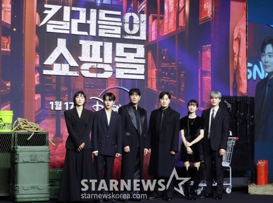 배우 금해나, 박지빈, 조한선, 서현우, 금해나, 이동욱이 15일 오전 서울 영등포구 여의도동 콘래드 서울에서 진행된 디즈니+ 오리지널 시리즈 '킬러들의 쇼핑몰' 제작발표회에 참석해 포즈를 취하고 있다. '킬러들의 쇼핑몰'은 삼촌 진만(이동욱 분)이 남긴 위험한 유산으로 인해 수상한 킬러들의 표적이 된 조카 지안(김혜준 분)의 생존기를 다룬 스타일리시 뉴웨이브 액션물이다. 오늘 17일 공개. 2024.01.15 /사진=김창현