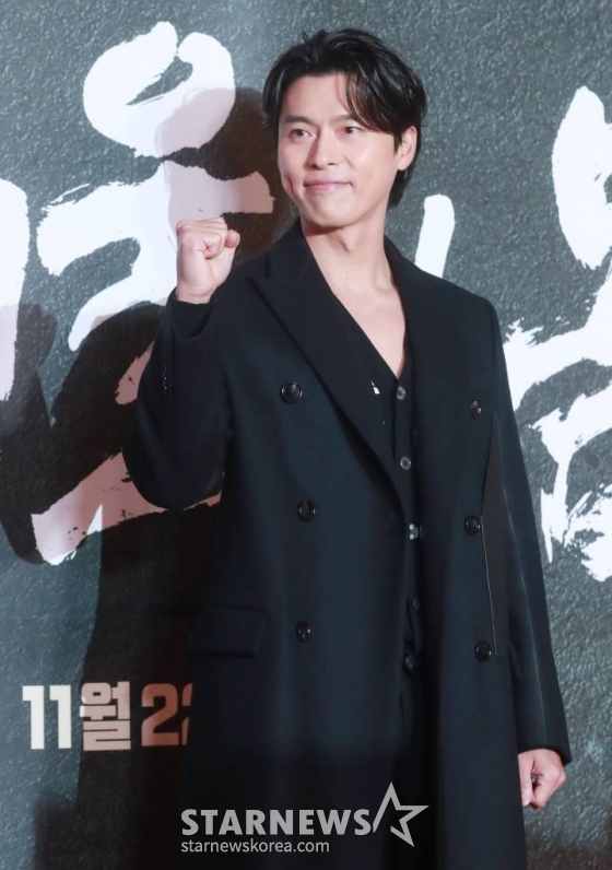 배우 현빈이 16일 오후 서울 강남구 메가박스 코엑스에서 진행된 영화 '서울의 밤'(감독 김성수) 쇼케이스 및 VIP 시사회에 참석해 포즈를 취하고 있다. /2023.11.16 /사진=이동훈