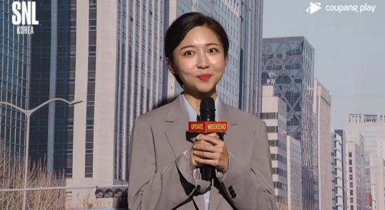 'SNL 코리아' 주 기자로 분한 주현영 /사진='SNL 코리아' 영상 캡처