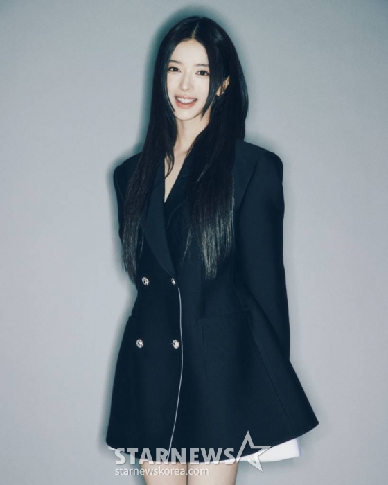 배우 노정의가 5일 오후 서울 종로구 삼청동의 한 카페에서 진행된 넷플릭스 영화 '황야' 관련 인터뷰를 위해 포즈를 취하고 있다. 노정의는 극 중 폐허가 된 세상 속에서 할머니와 단둘이 살아가는 소녀 한수나 역을 맡았다. '황야'는 폐허가 된 세상, 오직 힘이 지배하는 무법천지 속에서 살아가는 자들이 생존을 위해 벌이는 최후의 사투를 그린 액션 블록버스터다. / 사진제공 = 넷플릭스 /사진=김창현