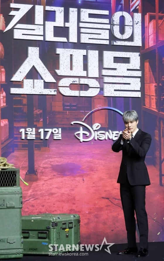 배우 이동욱이 15일 오전 서울 영등포구 여의도동 콘래드 서울에서 진행된 디즈니+ 오리지널 시리즈 '킬러들의 쇼핑몰' 제작발표회에 참석해 포즈를 취하고 있다. '킬러들의 쇼핑몰'은 삼촌 진만(이동욱 분)이 남긴 위험한 유산으로 인해 수상한 킬러들의 표적이 된 조카 지안(김혜준 분)의 생존기를 다룬 스타일리시 뉴웨이브 액션물이다. 2024.01.15 /사진=김창현