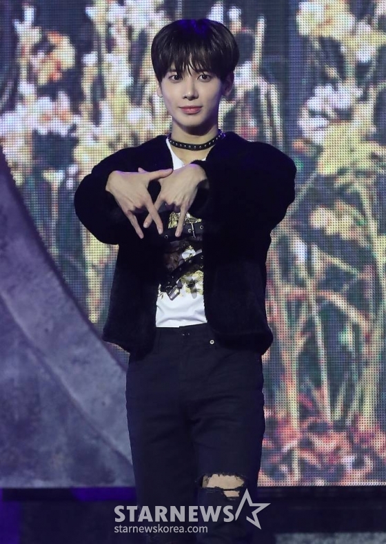 보이 그룹 투모로우바이투게더(TXT) 태현이 12일 오후 서울 동대문구 회기동 경희대학교 평화의 전당에서 진행된 정규 3집 '이름의 장: FREEFALL' 발매 기념 쇼케이스에 참석해 포즈를 취하고 있다. 투모로우바이투게더의 이번 앨범 타이틀곡 'Chasing That Feeling'은 1980년대 감성의 뉴 웨이브 장르 곡이다. 2023.10.12 /사진=김창현