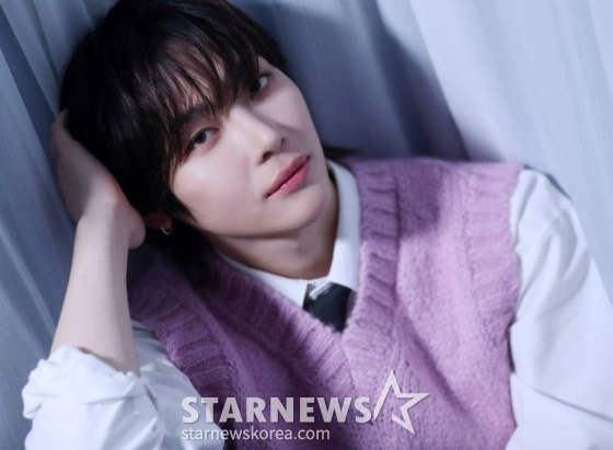 그룹 앤팀(&TEAM) 니콜라스가 서울 종로구 스타뉴스 사옥에서 진행된 '2023 아시아 아티스트 어워즈 인 필리핀'(2023 Asia Artist Awards IN THE PHILIPPINES, 이하 2023 AAA) 수상 인터뷰에 앞서 포즈를 취하고 있다. /사진=김창현