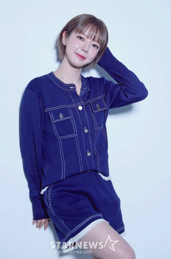 가수 초아가 서울 종로구 스타뉴스 사옥에서 진행된 인터뷰에 앞서 포즈를 취하고 있다. 설날을 앞두고 스타뉴스를 찾은 초아는 "벌써 2024년이 밝았다. 노래가 좋아진 만큼 올해 열심히 해보려고 한다. 다들 좋은 한해 보내길 바란다"고 설 인사를 전했다. 초아는 최근 E채널 예능 프로그램 '놀던 언니'를 통해 다양한 매력을 뽐내고 있다. /사진=김창현