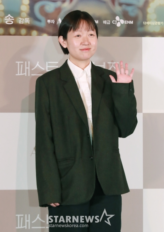 셀린 송 감독이 28일 오후 서울 CGV용산아이파크몰에서 진행된 영화 '패스트 라이브즈'(감독 셀린 송) 언론시사회 및 기자간담회에 참석해 포즈를 취하고 있다. /2024.02.28 /사진=이동훈