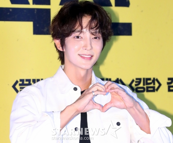 배우 이준기가 27일 오후 서울 강남구 삼성동 메가박스 코엑스에서 진행되 영화 '비공식작전' VIP시사회에 참석해 포즈를 취하고 있다. 2023.07.27