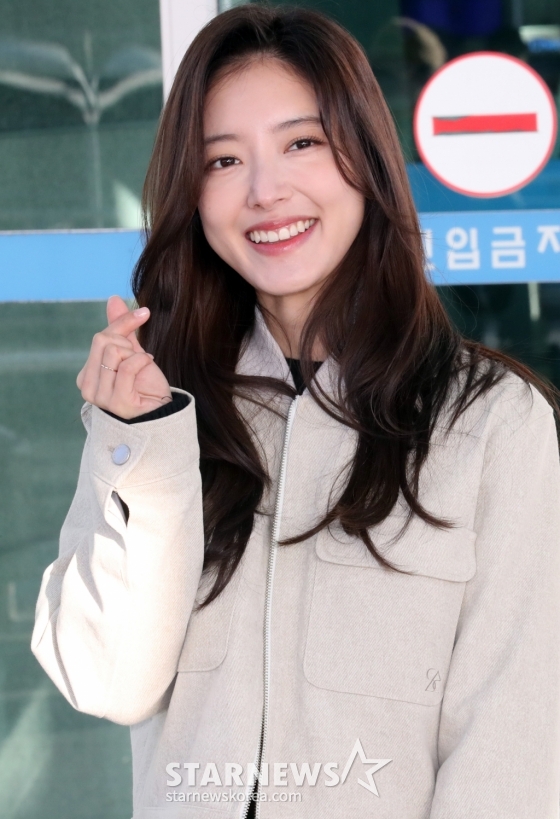 배우 이세영이 화보 촬영을 위해 베트남으로 7일 오전 인천국제공항을 통해 출국하고 있다. 2023.11.07 /사진=임성균