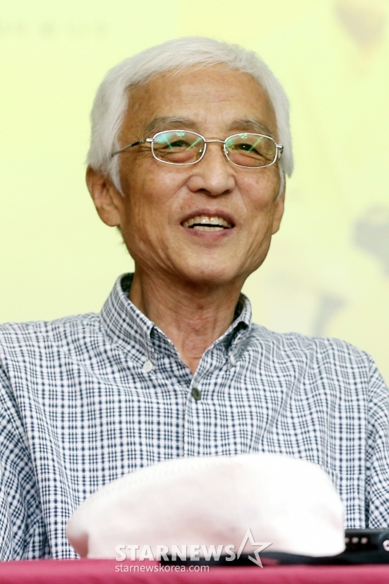 16일 오후 서울 종로구 견지동 조계사 대웅전에서 열린 연극 '그것은 목탁구멍 속의 작은 어둠이었습니다' 기자회견 /사진=최부석 기자 my2eye@